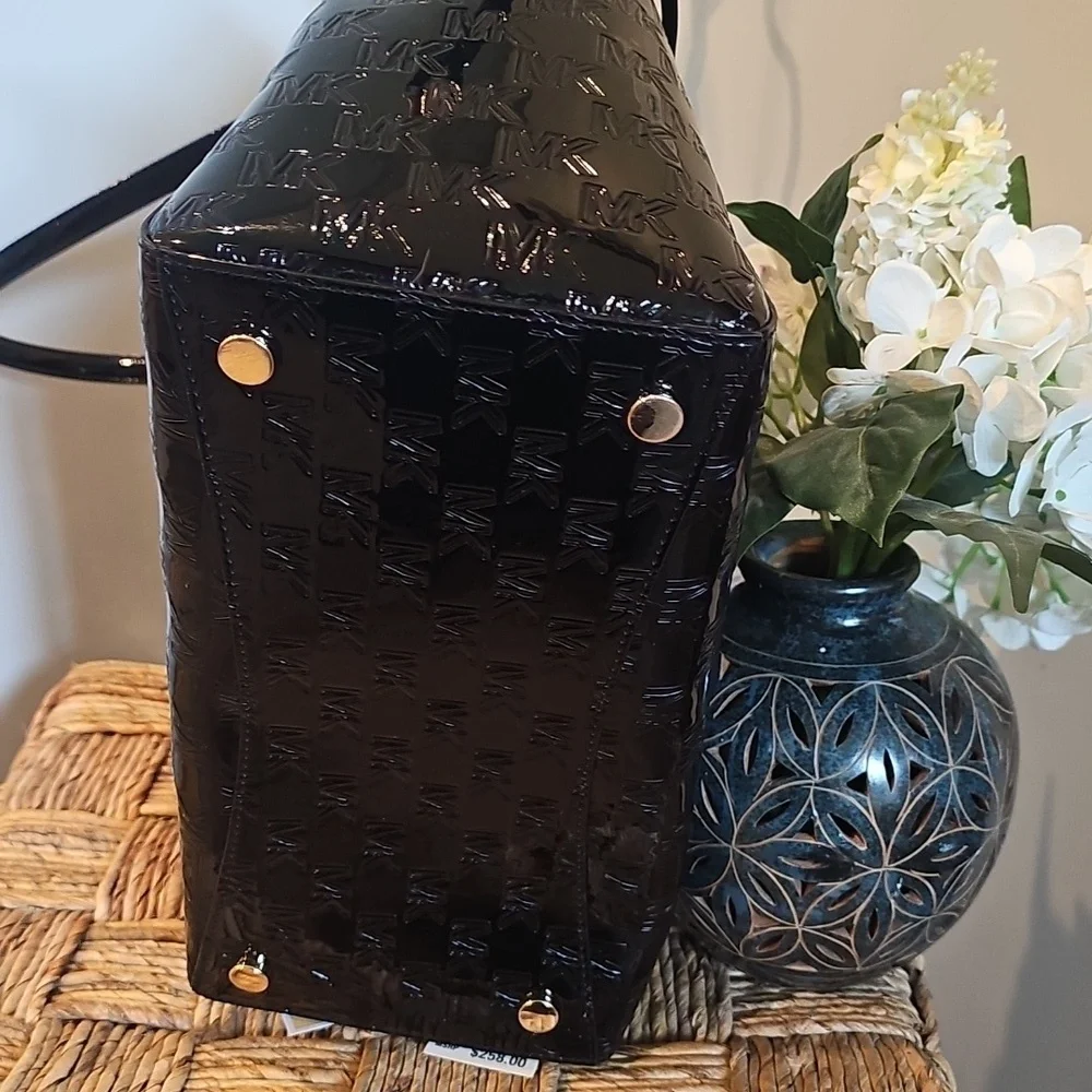 Michael Kors Voyager Nwt